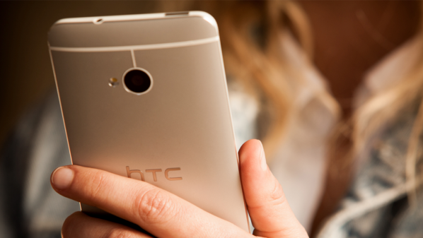 HTC تعتزم إطلاق الهاتف M8 mini بكاميرا بدقة 13 ميجابكسل