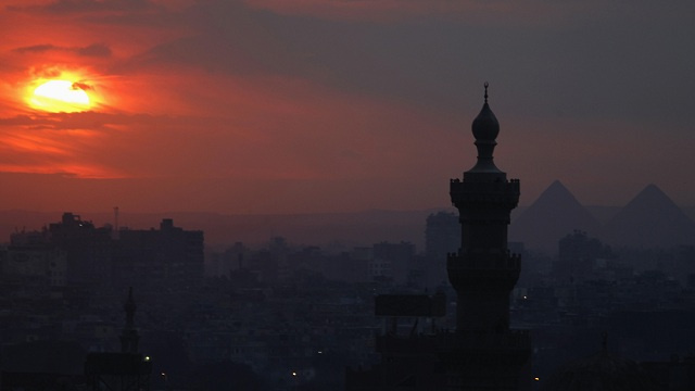 القاهرة ترفض الانتقادات الأوروبية بشأن الأوضاع الداخلية واستخدام القوة ضد المتظاهرين 