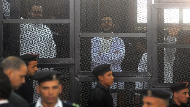 صباحي يدعو للإفراج عن "سجناء الرأي" في مصر والنائب العام ينفي وجودهم بالسجون