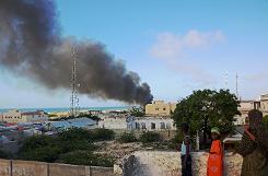 ستة قتلى على الاقل في انفجار سيارة مفخخة امام مطار مقديشو
