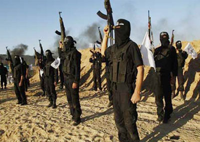 هل تكفي تهنئة الجيش لدرء الخطر الإرهابي التكفيري عن لبنان؟
الانجاز الأمني الكبير لا يُوقف الأخطار الداهمة...
ويُسلّط الأضواء على البيئة الحاضنة للإرهابيين داخل المخيّمات
