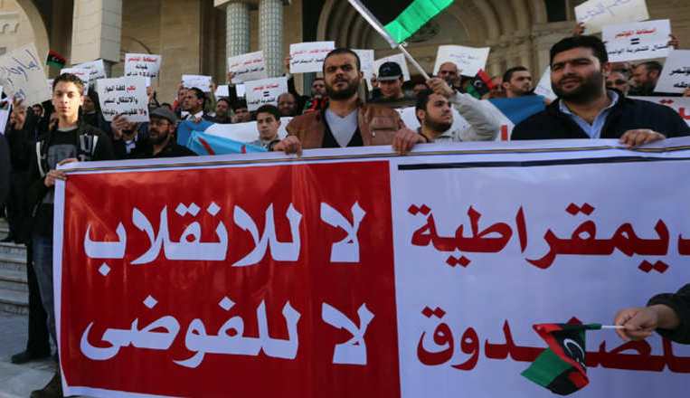 ليبيا .. لواء سابق يعلن إلغاء الحكومة والجيش يدعم الشرعية
