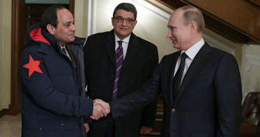 سترة السيسي اهداء من بوتين...ومستشاريه بالأسماء