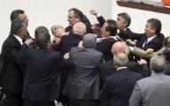 تركيا تقر قانونا يعزز سيطرة الحكومة على تعيين القضاة
