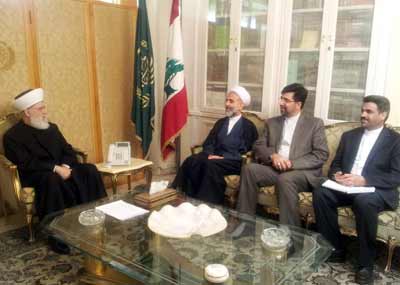 مُستشار الخامنئي جال على قباني وقبلان وفضل الله:
ندعو علماء السنّة والشيعة الى التعاون لتعرية التكفيريين