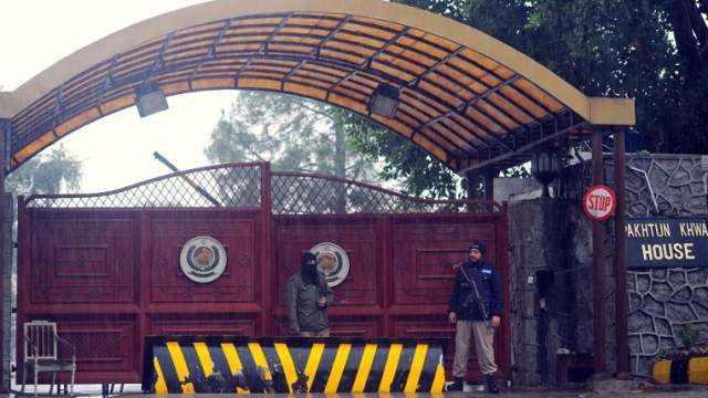 مقتل 15 مسلحا في ضربة صاروخية على مواقع طالبان شمال شرق باكستان