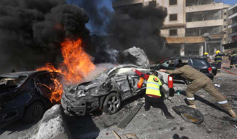 سيارتان مفخختان بـ165كلغ فجرتهما كتائب عبدالله عزام في بئر حسن ...
8 قتلى و150 جريحاً من المدنيين والاطفال.. والمشنوق وخليل وصفا تفقدوا