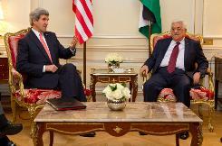الافكار التي طرحها كيري على عباس "لا يمكن قبولها اساسا" لاتفاق الاطار بحسب مسؤول فلسطيني
