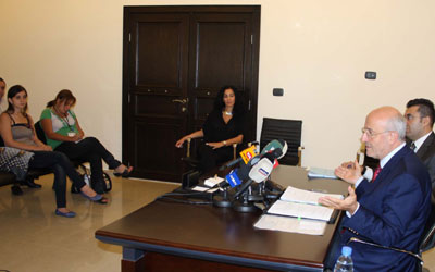 «ستغرق الشوارع بالمياه ولا تملك الوزارة ليرة للقيام بواجبها»<br />
العريضي : سأعطي الأمر للشركات للبدء بالعمل ولو مُتأخرين