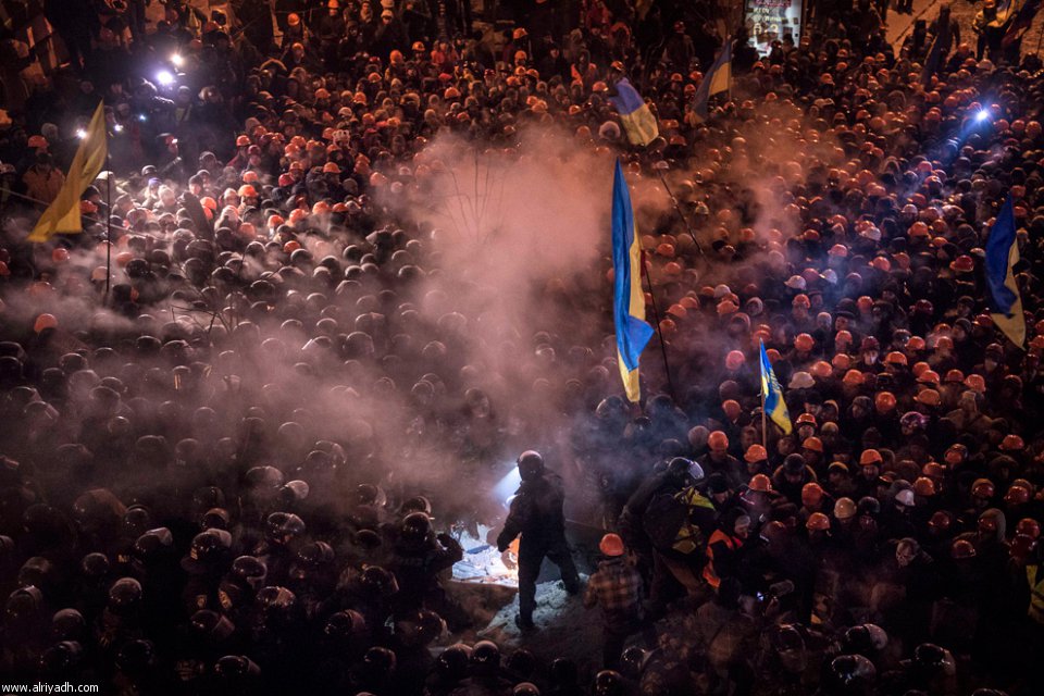بعد عزل الرئيس.. بروز مخاوف جديدة في أوكرانيا!