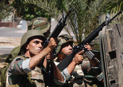 اللبنانيّون يلتفون حول الجيش الوطني :
الإرهاب يطال الطوائف والمذاهب كافة