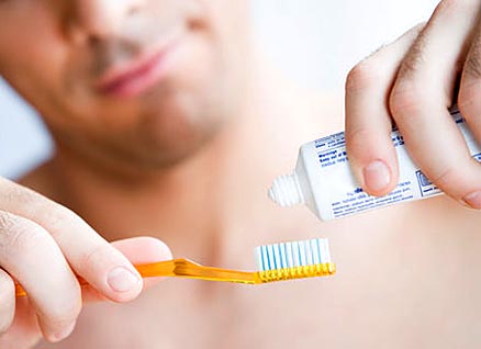 تنظيف الأسنان.. للوقاية من التهاب المفاصل
