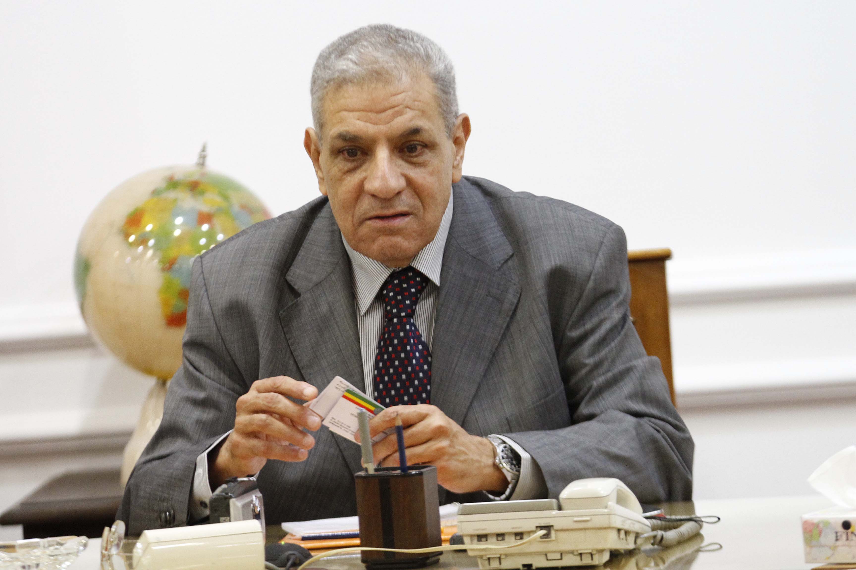 خلافات حول قانون الانتخابات تؤخر صدوره ...
مصر: إبراهيم محلب رئيساً لحكومة الأزمات

