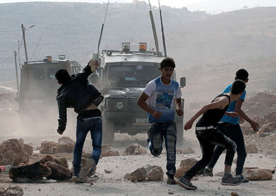 مواجهات بين الفلسطينيين وجنود الإحتلال في «الضفة»
