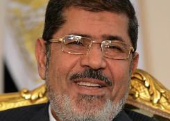 تأجيل محاكمة مرسي في قضية قتل المتظاهرين بسبب سوء الاحوال الجوية