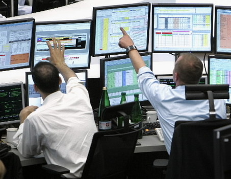 ثقة المستهلكين البريطانيين ترتفع الى أعلى مستوى في 6 سنوات