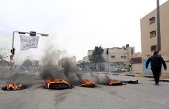 قتيلان احدهما فرنسي في بنغازي ومتظاهرون يقتحمون مقر المؤتمر الوطني في طرابلس