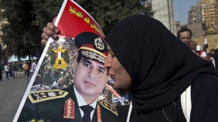 مقارنة بين السيسي وبوتفليقة لرئاسة مصر والجزائر 