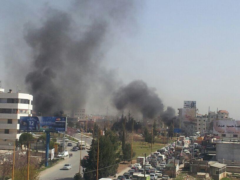 صورة قطع الاوتوستراد في زحلة احتجاجاً على اختطاف نجل ابراهيم الصقر