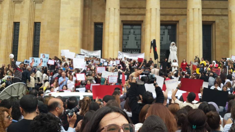 64 الف امرأة متزوجة تعرضن للتعنيف في لبنان... ذكور وإناث في "الشارع للتشريع.. نازلين"
