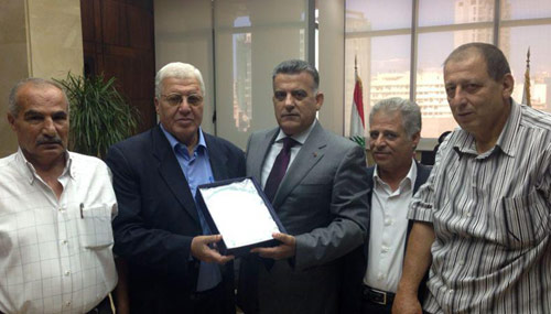 إبراهيم بحث مع وفد اللجان<br />
الفلسطينيّة أوضاع المخيمات