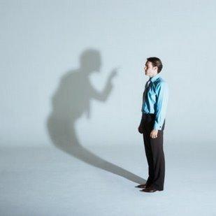 حان الوقت للنقد الذاتي<br />
وليس للأمن الذاتي