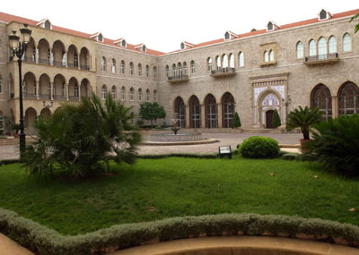 «بيان بعبدا» لم يأخذ الصفة الدستوريّة ويُمكن التنصّل منه إذا أخلّ به أيّ طرف
البيان الوزاري له مفاعيل سياسيّة ودستوريّة لمروره بمجلسي الوزارء والنواب