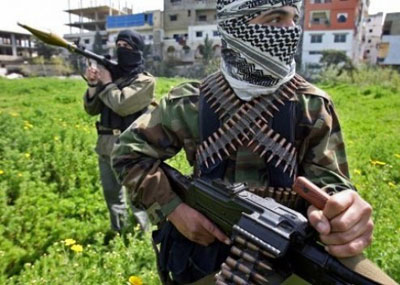هل من علاقة للاغتيال باتصالاته بمخابرات الجيش؟ ولصالح من نفذ بلال بدر العمليّة؟
اغتيال العقيد زيدان رسالة الى المؤتمر الثوري المنعقد في رام الله برئاسة عباس
تعاون من تحت الطاولة بين «فتحاويين» و«إسلاميين» لتسليم فتح لبنان للمقدح