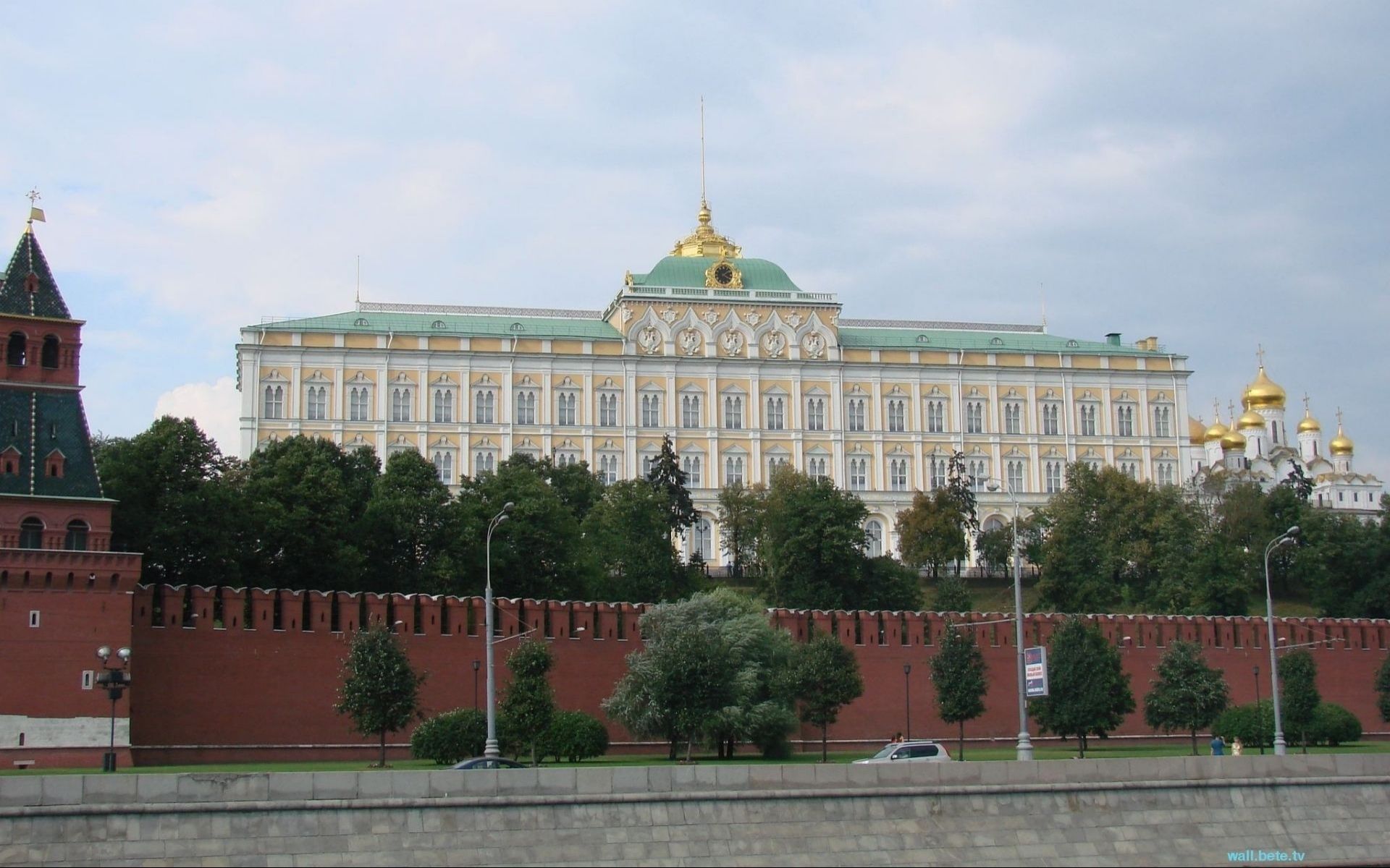 روسيا تهدد بفرض عقوبات اقتصادية على الغرب