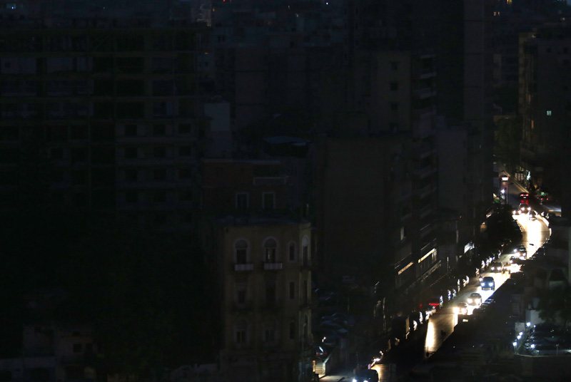 هل سيدخل لبنان في آتون الظلام؟!... مصدر مقرب من وزارة المالية: كل شيء وارد!