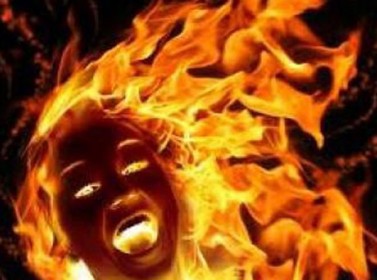 أحرقت نفسها رداً على تبرئة 