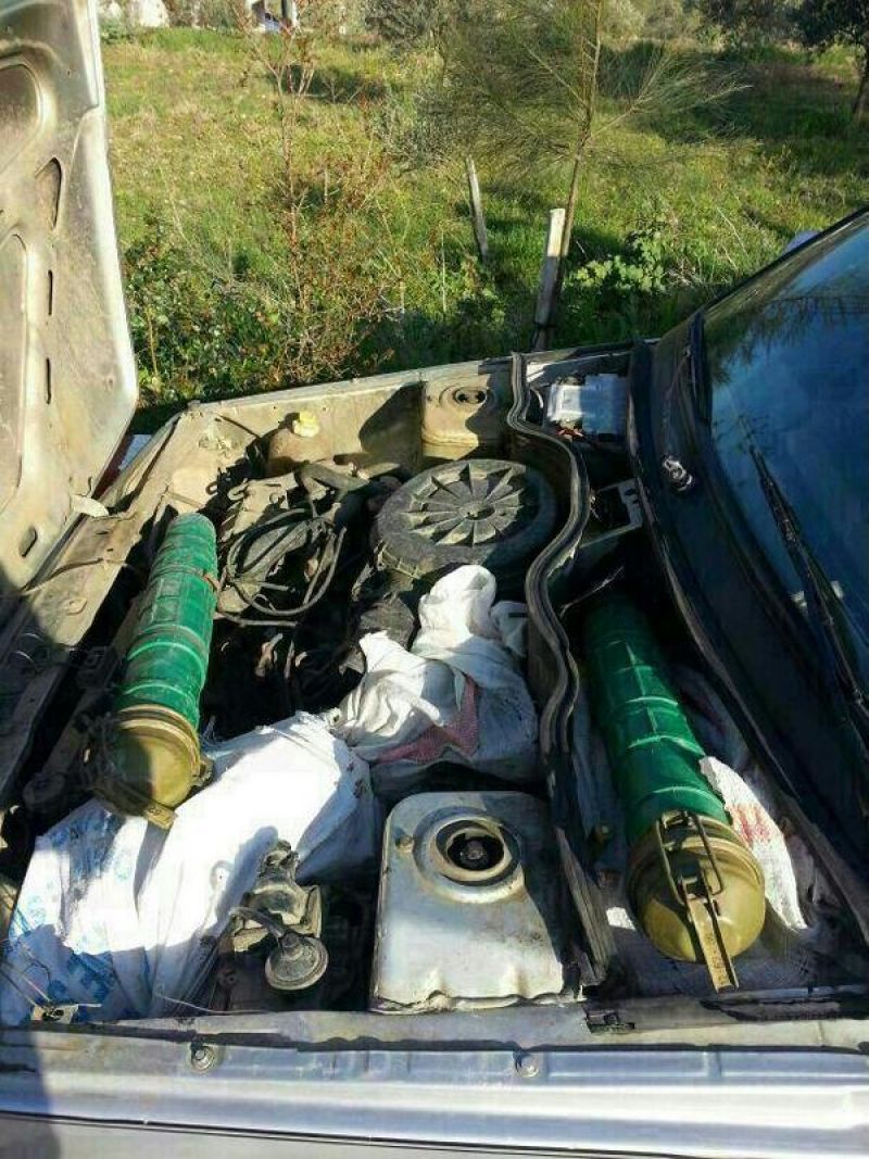 بالصورة: العبوات والذخائر بسيارة شدرا