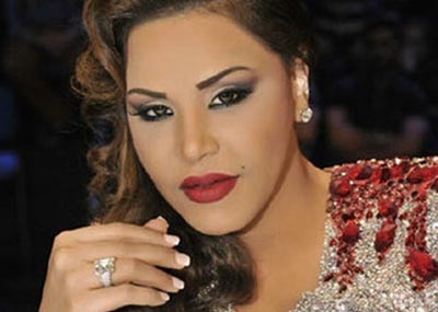 بالفيديو: هذا ما صوّرته المطربة أحلام في العاصمة الفرنسية باريس!