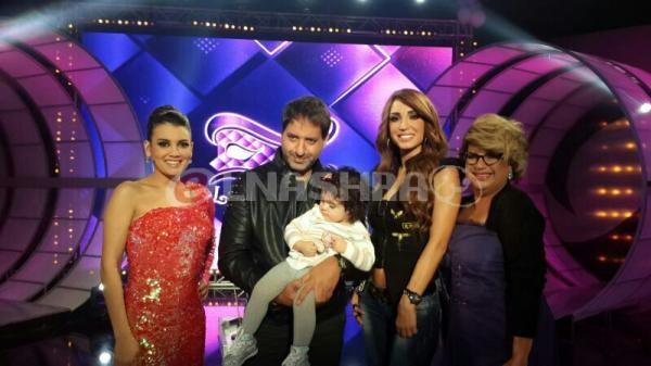 أمير يزبك يحتضن "نايا" في كواليس The Ladies