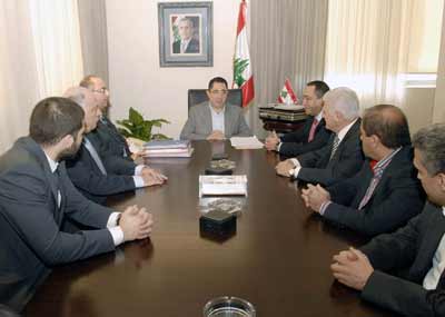 الحاج حسن التقى وفوداً صناعيّة ووعد برصد
المبالغ المستحقة للصناعيين المتضرّرين من حرب تموز