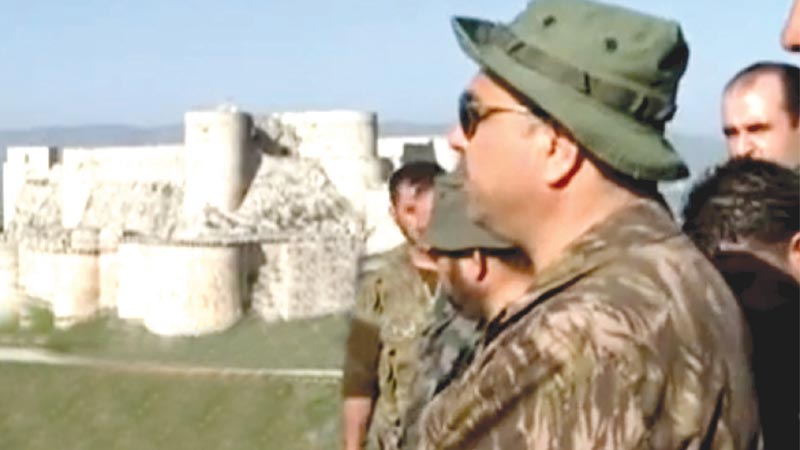 الحكومة نالت 96 صوتاً والمعارك تشتعل بضراوة في طرابلس...
الجيش السوري سيطر على قلعة الحصن وأكثر من 100 جريح دخلوا لبنان...
توتر في عرسال وقصف جوي سوري على الجرود و12 قتيلا في الشمال