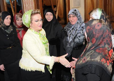الاحتفالات في عيد الام شملت المناطق اللبنانيّة كافة
رندة بري: لتعزيز مفاهيم الأمن الصحّي للمرأة
الأباتي راجح : السيّدة العذراء أمّنا كلّنا