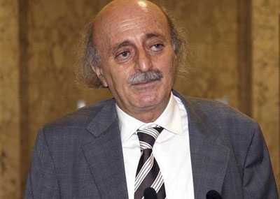 جنبلاط على مسافة واحدة من المرشّحين للرئاسة الأولى
وما يصحّ لدى الشيعة والسنة ينسحب على الموارنة