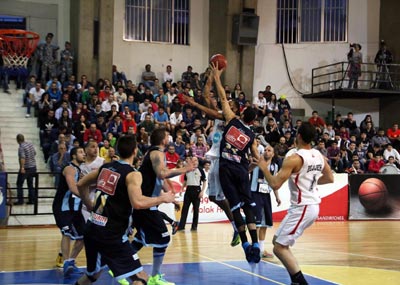 بطولة لبنان في كرة السلة :
فوز متوقع للشانفيل على بجه (71-51)