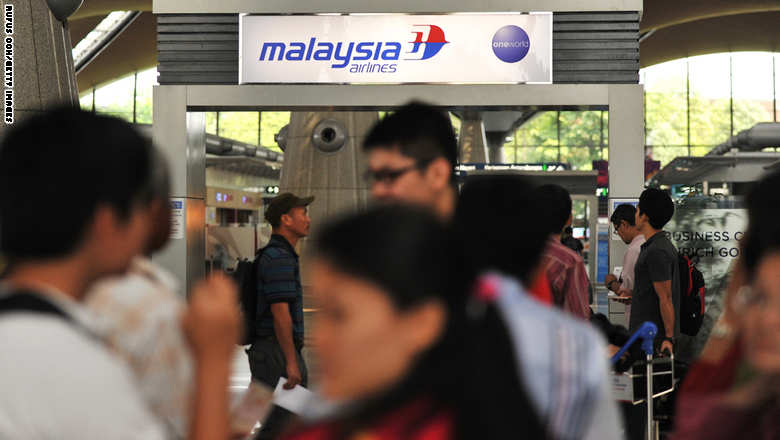 امرأة غامضة بهوية مزيفة تحادثت مع الطيار قبل الرحلة 370