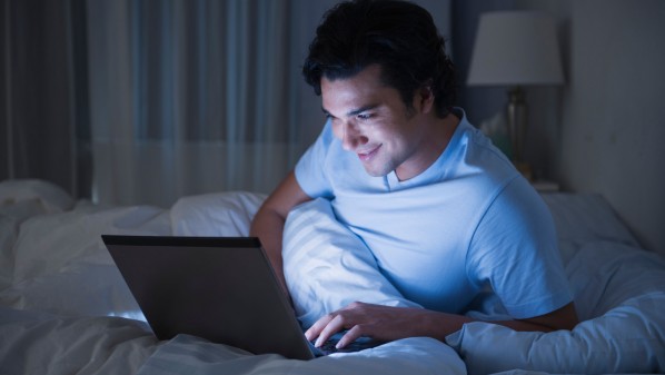 الأشخاص الذين ينامون باكراً هم أقل ذكاءً من الذين يطيلون السهر 