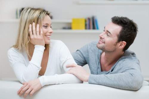 المرأة ترى الرجل أجمل من شكله 5 مرات!