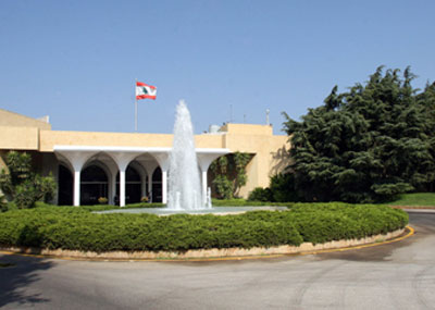 هيل يعيد الى الواجهة مشهد 2005 ...الانتخابات الديموقراطيّة أهمّ من النتائج
السفير الأميركي يُحدّد إطار الاستحقاق الرئاسي فترتسم معه مُواصفات الرئيس
يحيي القرار 1559 بإسقاط تعديل المادة 49 ويفصل بين اللبناني والسوري