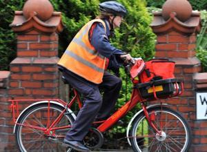 هيئة البريد البريطانية تعتزم إلغاء 1300 وظيفة لخفض التكاليف