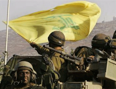 علم حزب الله يؤرق الصهاينة فيخرقون الخط الأزرق لنزعه ؟؟