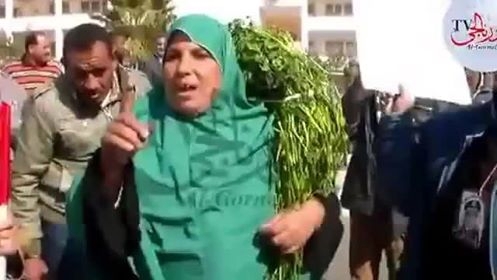 بالفيديو-سيدة 