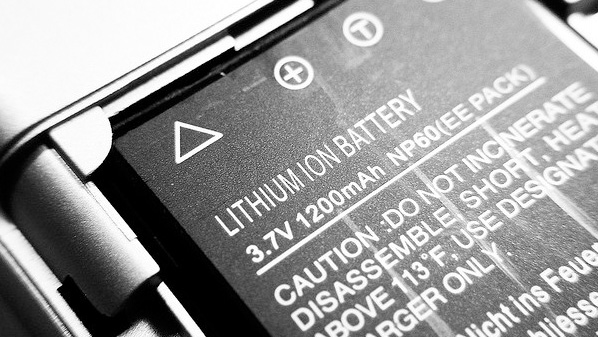 باحثون يطورون بطاريات “ليثيوم أيون” 