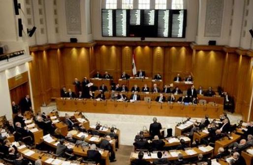 النواب يعودون إلى عملهم.. بـ«مساعدة» الشارع