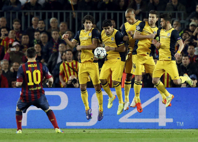  حارس أتليتكو مدريد يفرض التعادل على برشلونة في الـ«كامب نو»