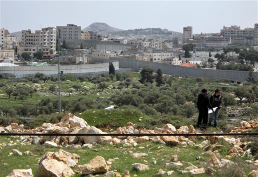 كيري يستبدل زيارة فلسطين باتصال بعباس
